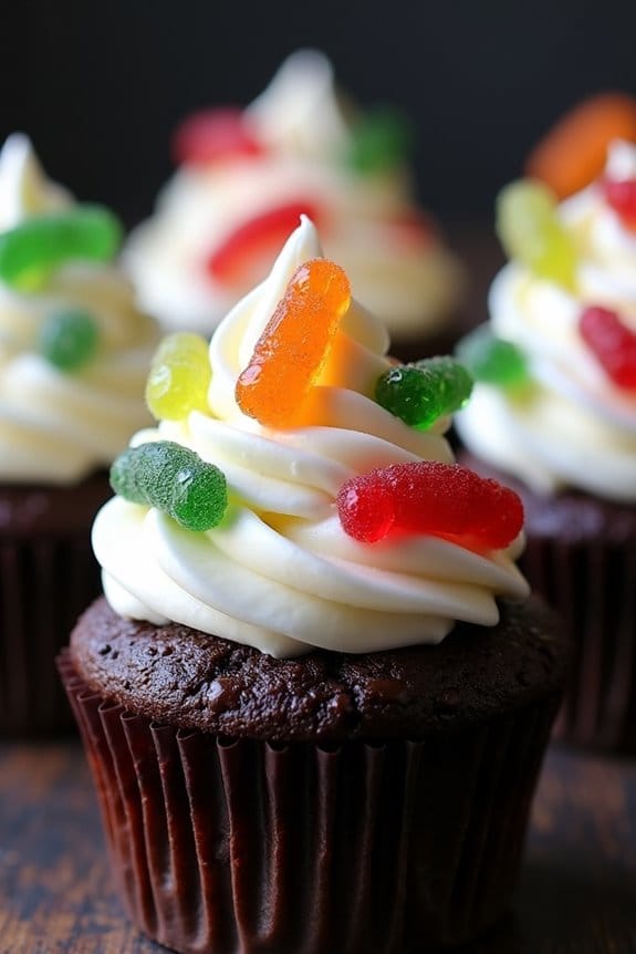 creepy crawly halloween cupcakes