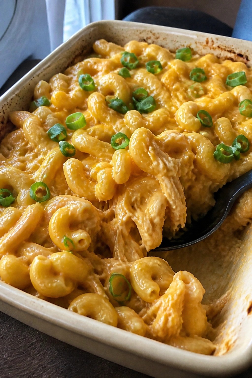 Buffalo Chicken Mac and Cheese Casserole