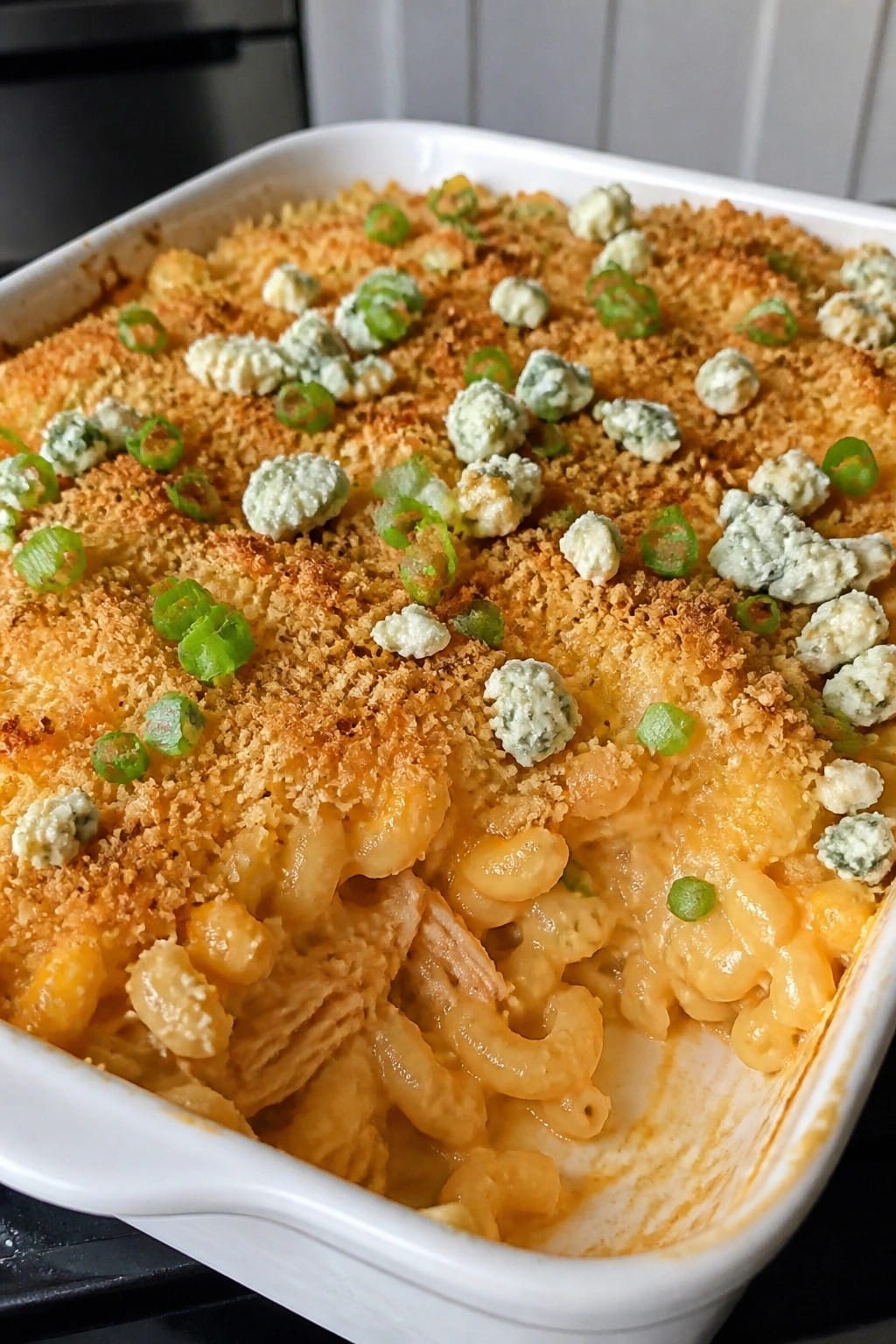 Buffalo Chicken Mac and Cheese Casserole