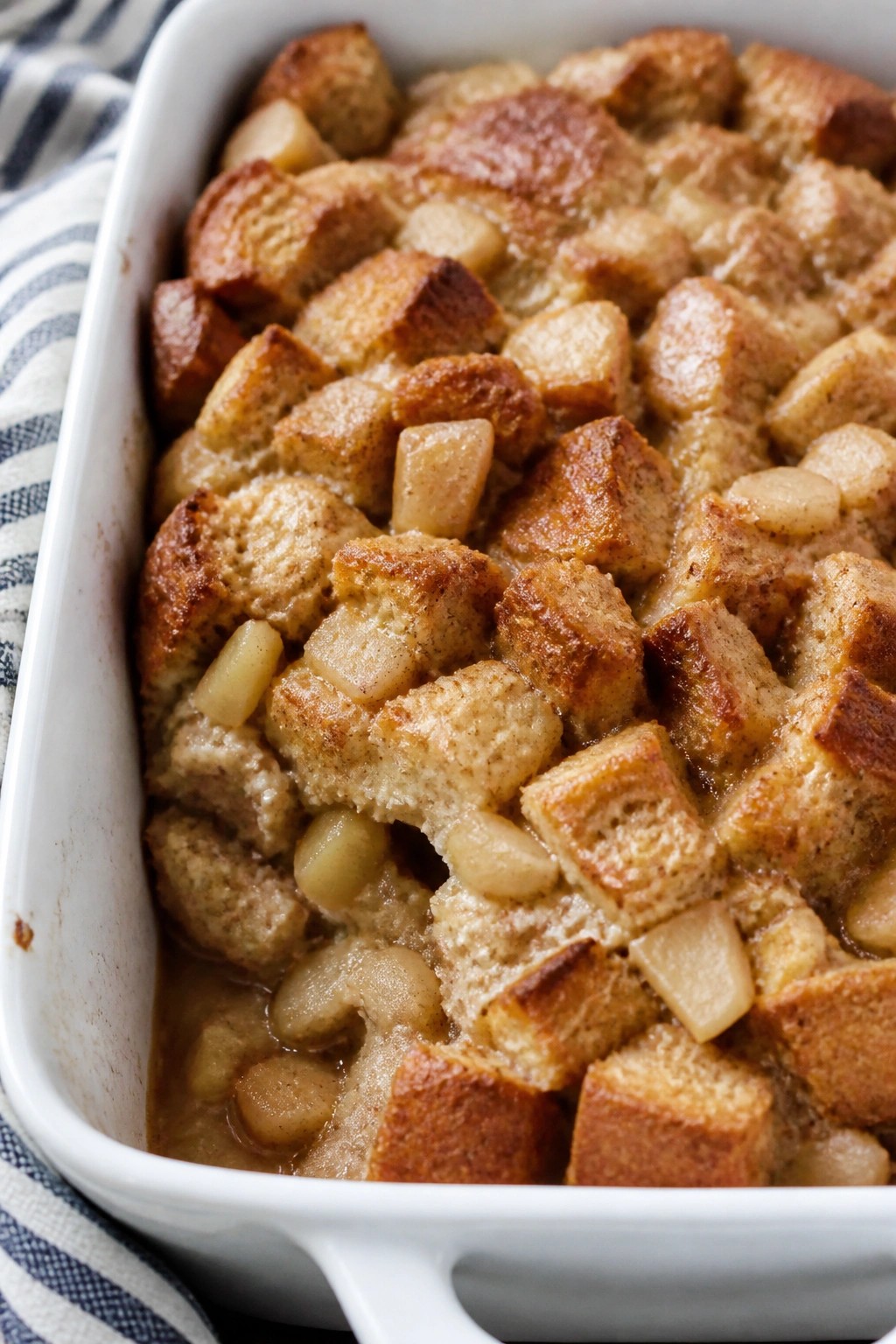 Apple Cinnamon French Toast Breakfast Casserole