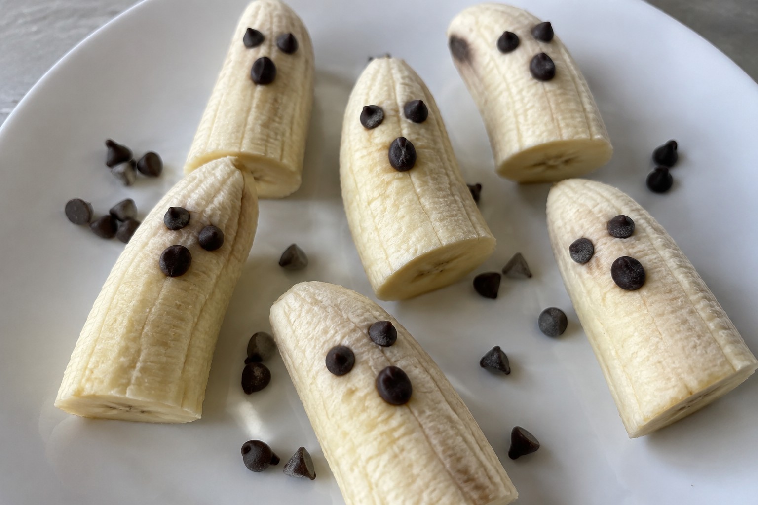12 Halloween Fruit Snacks for a Healthier Treat Table