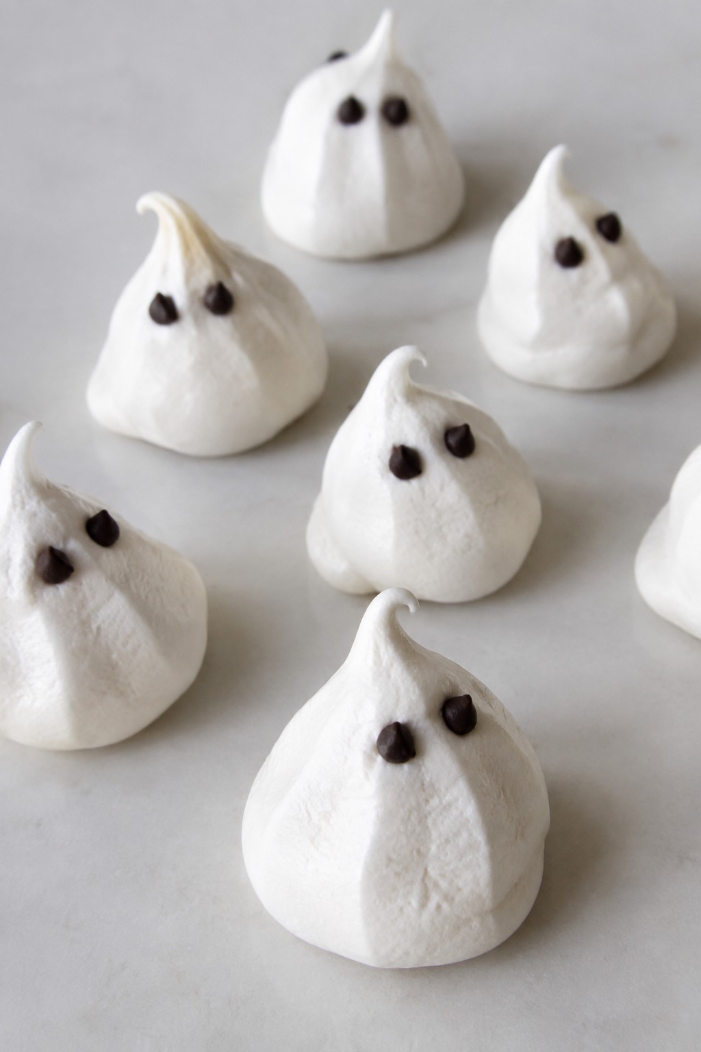 Ghost Meringue Kisses