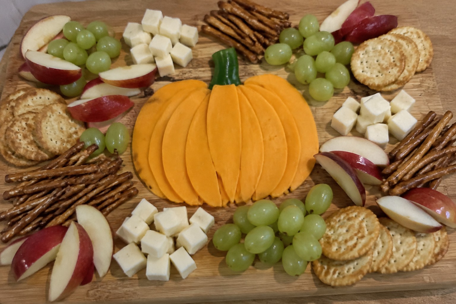 13 Halloween Charcuterie Board Ideas for Kids They’ll Adore