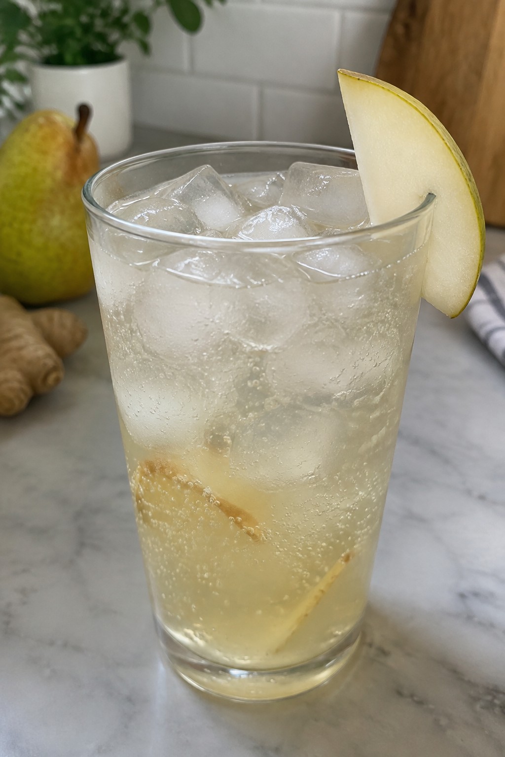 Poisoned Pear Ginger Fizz