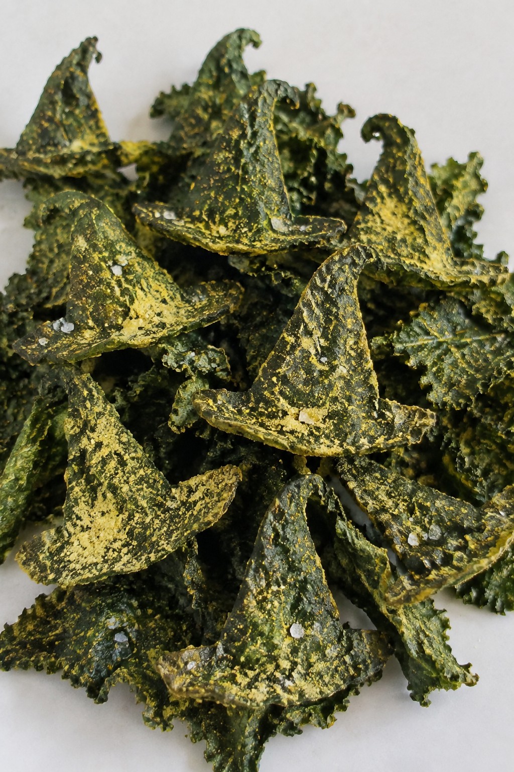 Crispy Kale Witch Hat Chips with Nutritional Yeast