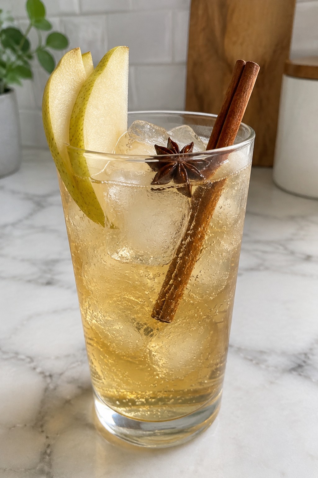 Pear and Cinnamon Harvest Sparkler with Star Anise